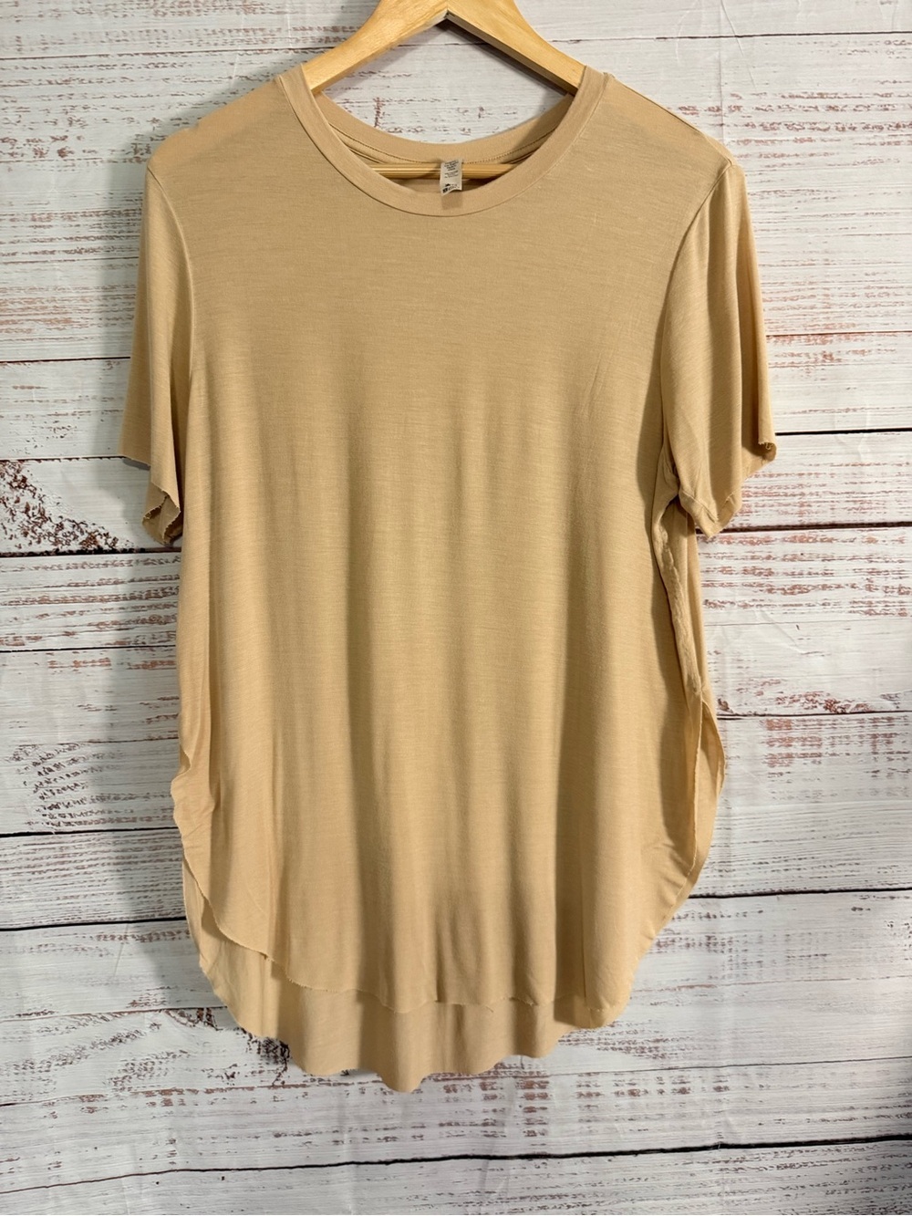 ALO Yoga Short Sleeve Lithe Tee Sandstone Beige